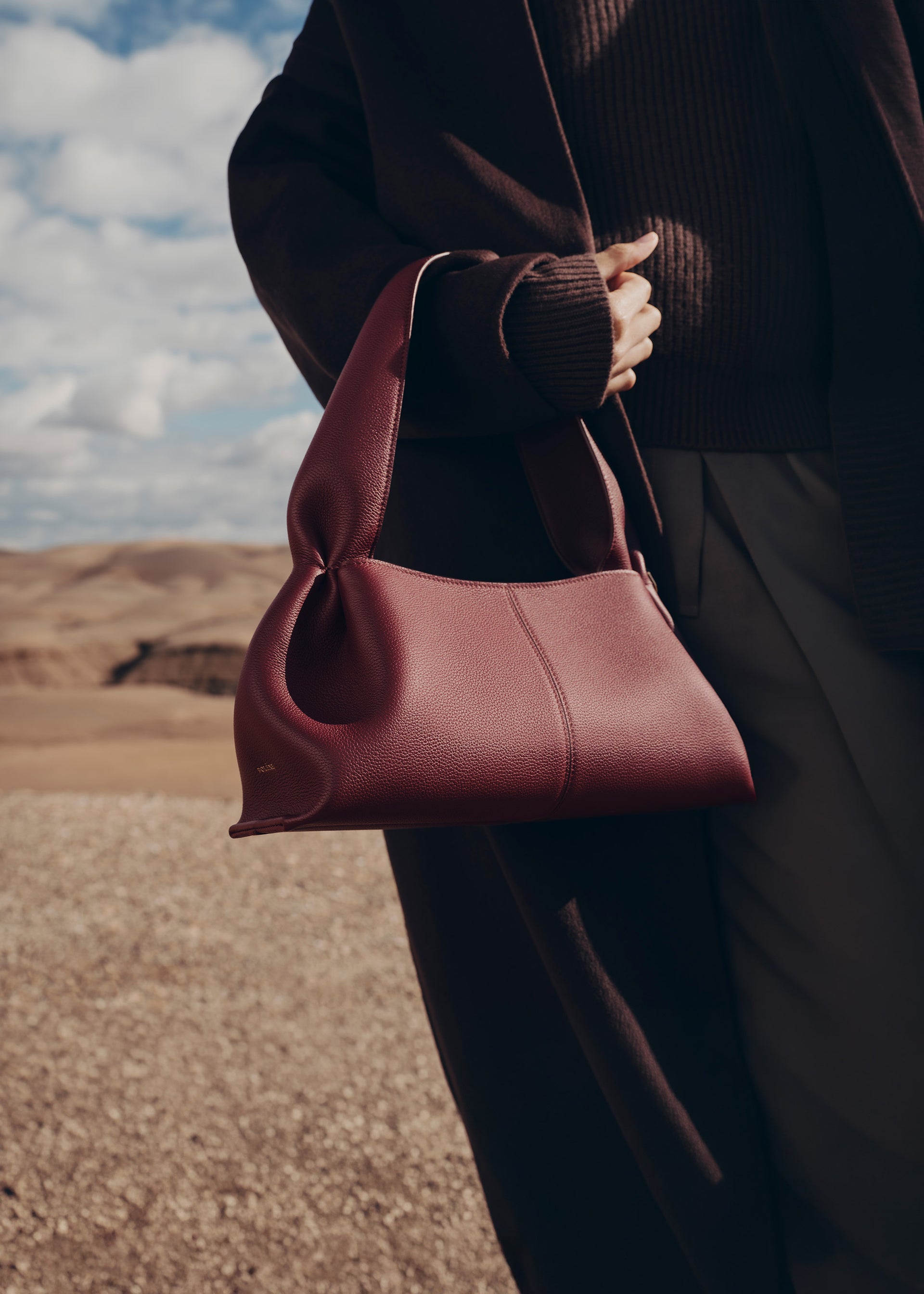 Numéro Neuf East-West - Textured Black Cherry