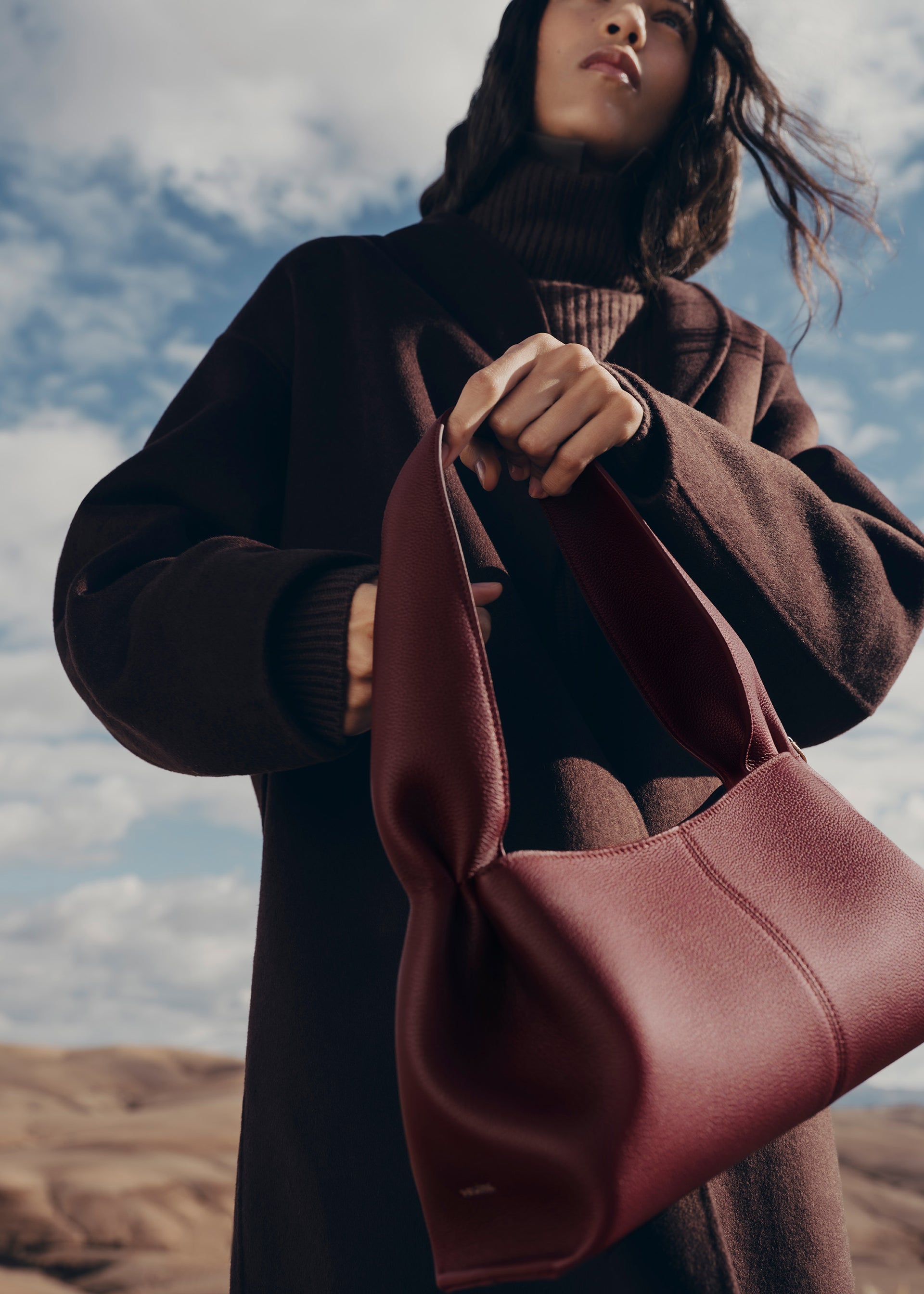 Numéro Neuf East-West - Textured Black Cherry